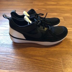 Nike Solarsoft Moccasin Runner